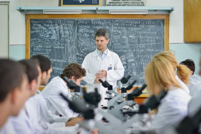 UMF Cluj ajută studenții proveniți din medii defavorizate în vederea reducerii abandonului universitar