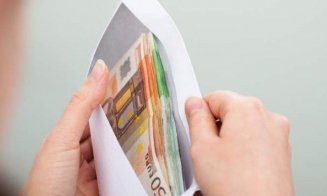 Medic oncolog, acuzat că a luat mită de la 280 de pacienți. Pe lângă bani accepta și miere, parfumuri și alte produse