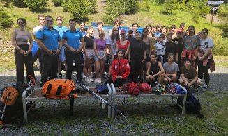 Jandarmii montani clujeni, în tabăra Crucii Roșii de la Valea Ierii / Lecţii despre apelul la 112 şi întâlnirile cu animalele sălbatice