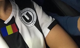 I-a transmis soţului CFR-ist "La mulţi ani!", îmbrăcată cu tricoul alb-negru al "U" Cluj  ;)