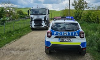 Accident mortal în Cluj. O femeie și un copil de trei ani au murit după ce au căzut din căruță și au fost călcați de un camion