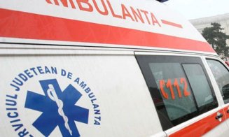 Accident în apropiere de Cluj-Napoca: Un autoturism și o căruță s-au ciocnit. Copil de patru ani, evaluat medical